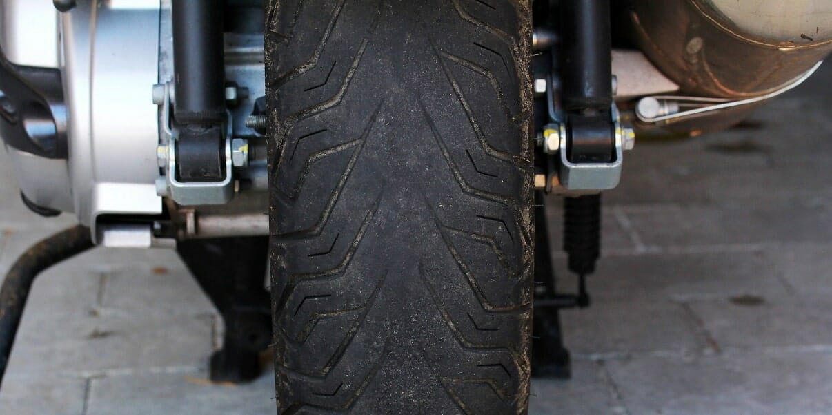 How long does a rear motorcycle tire last